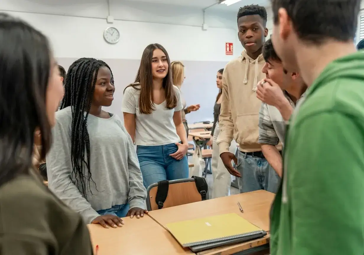 Jóvenes participando en bootcamp de orientación vocacional